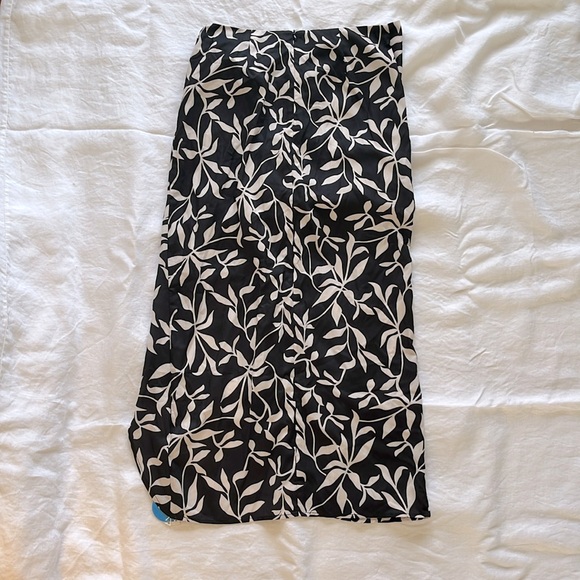 NWT McKayla Leafy Tie-Waisted Sarong, size Medium - Picture 9 of 12